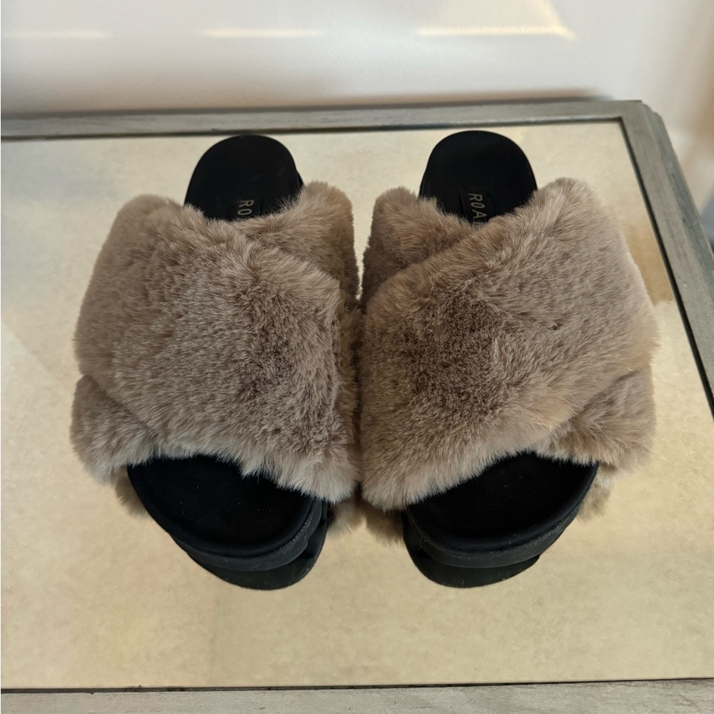 ROAM Cloud Slippers Taupe Faux Fur Slides